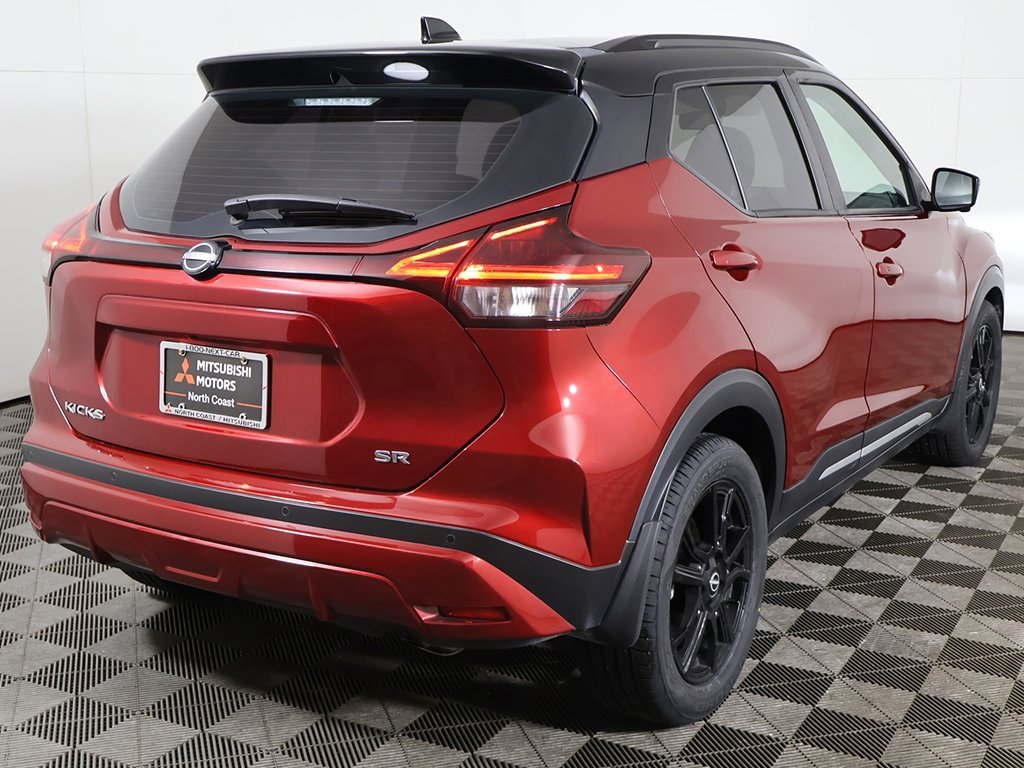 Used 2023 Nissan Kicks SR w/ SR Premium Package image 10