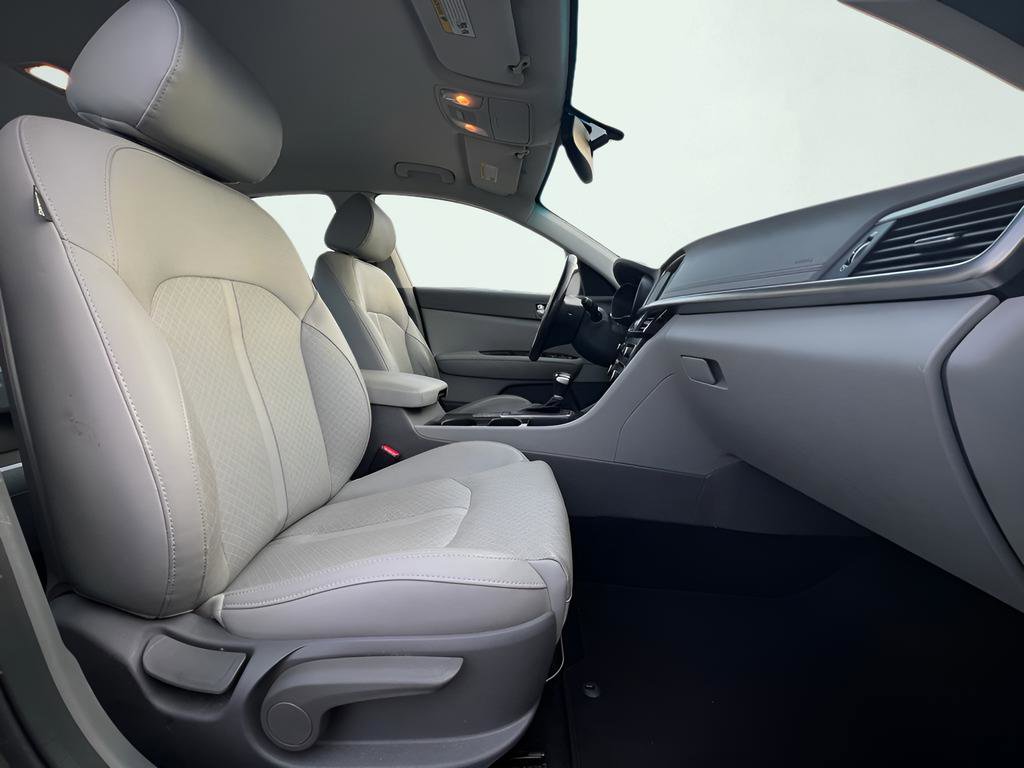 Used 2017 Kia Optima EX image 26