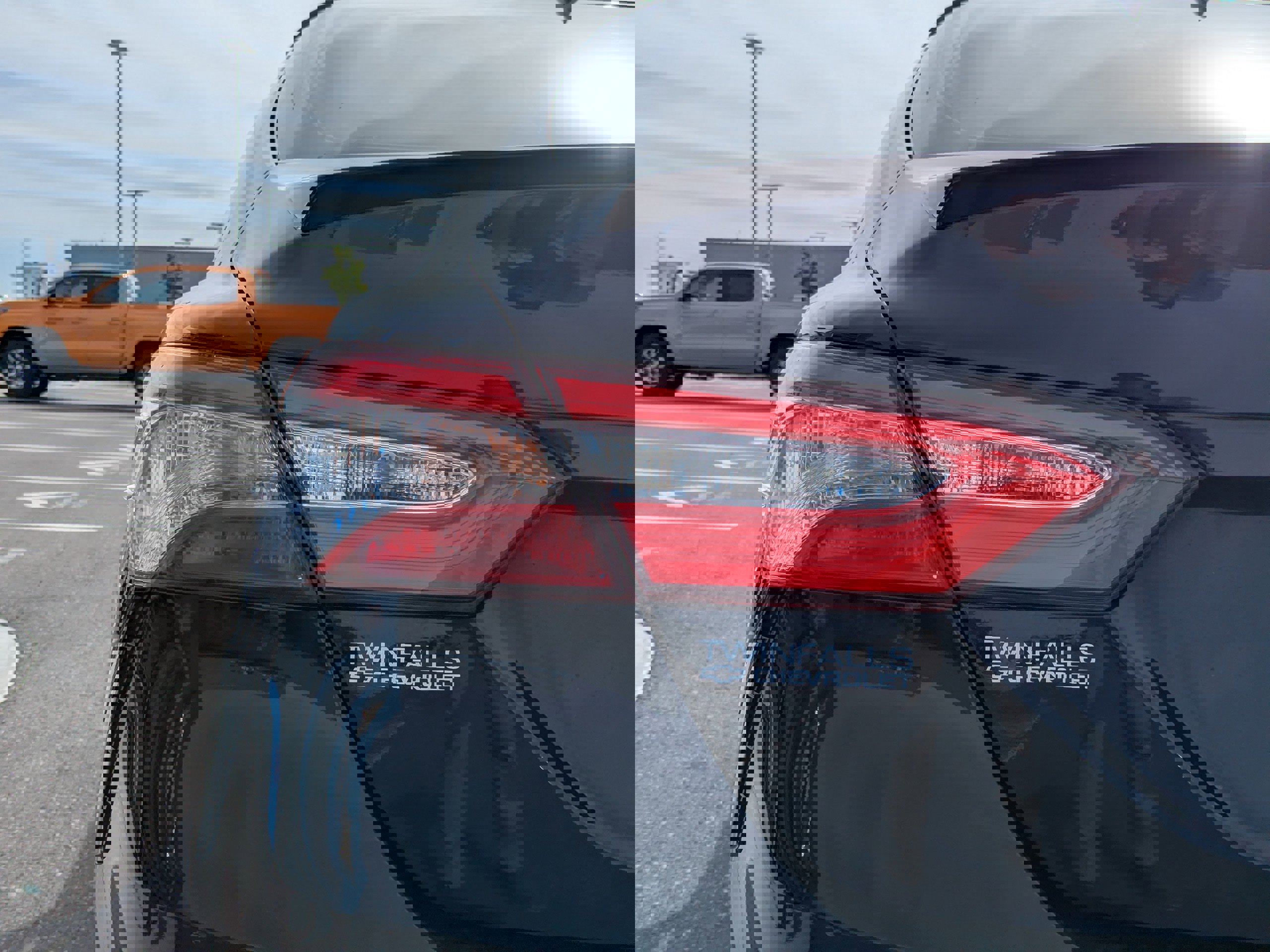 Used 2020 Toyota Camry SE w/ Cold Weather Package image 43