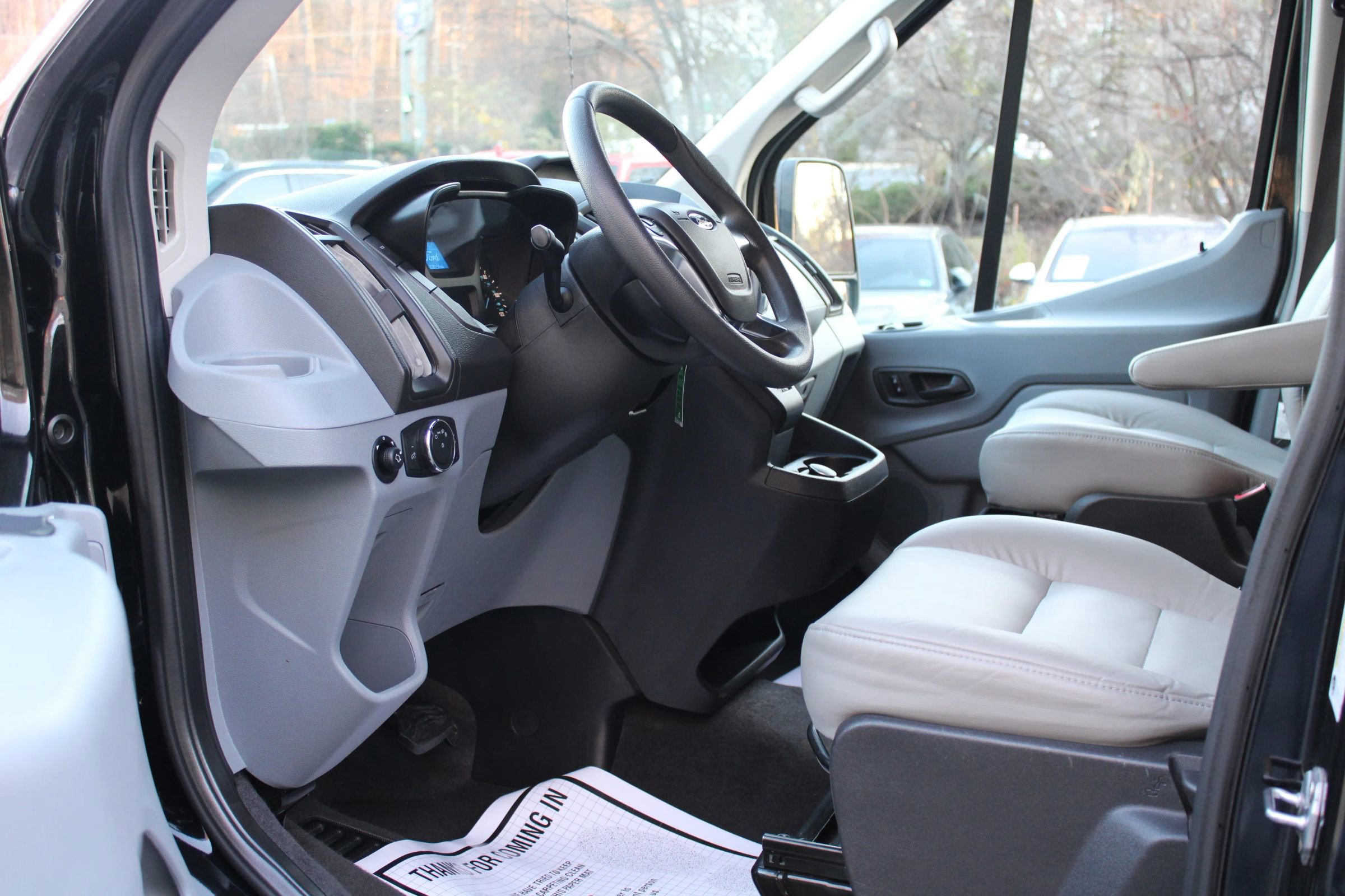 Used 2019 Ford Transit 350 XLT image 14