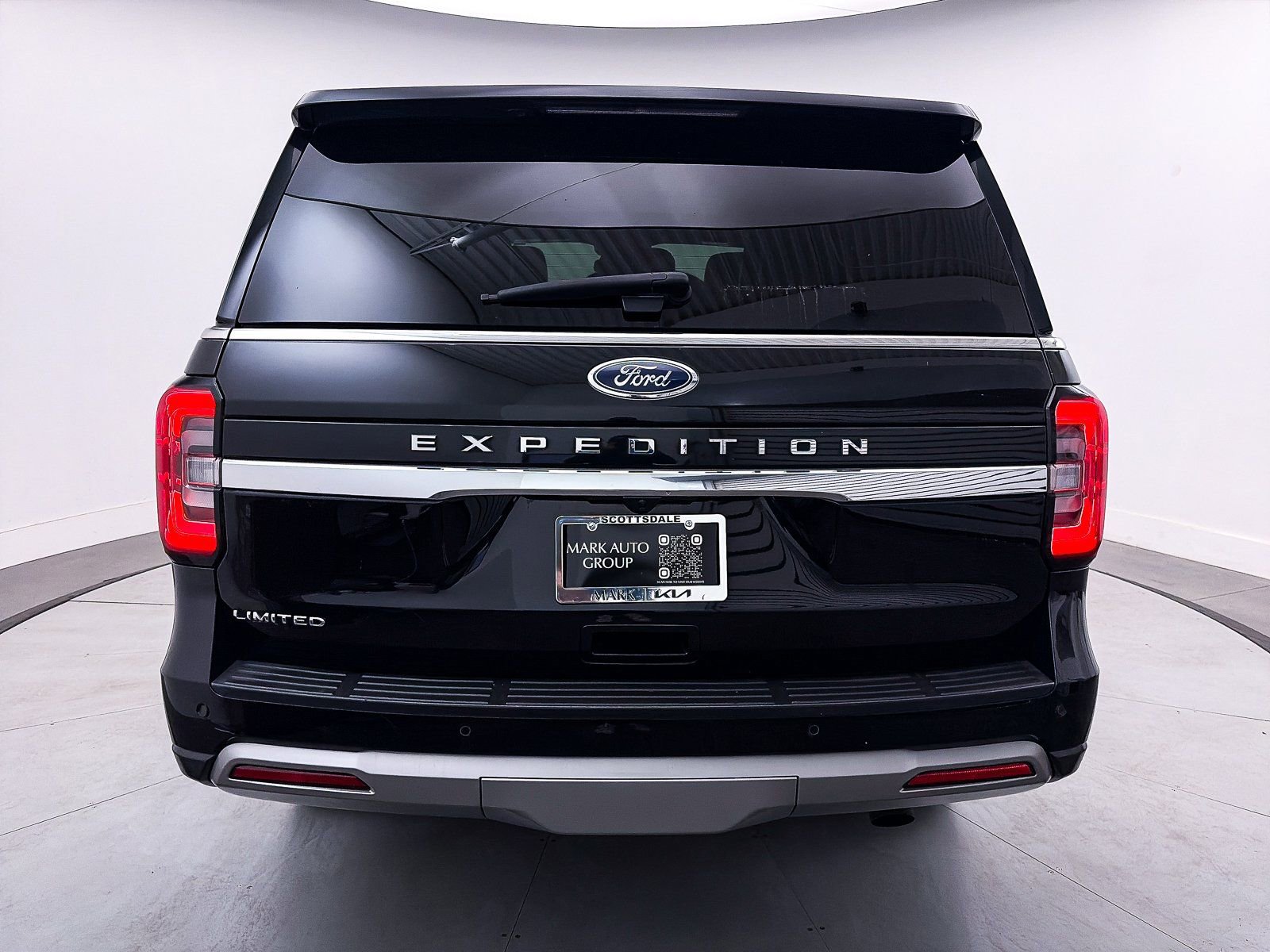 Used 2023 Ford Expedition Limited image 15