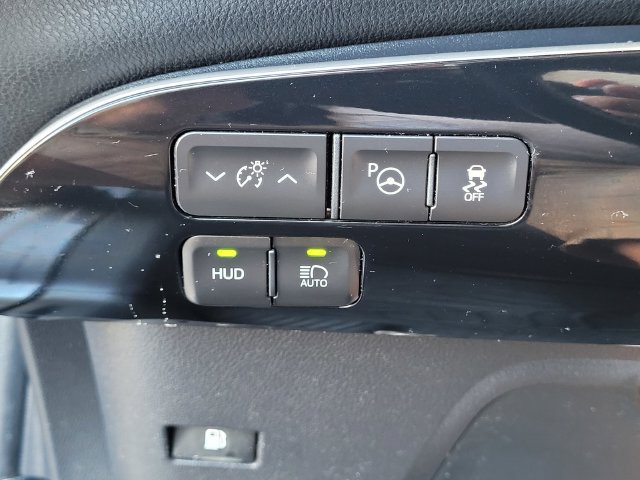 Certified 2017 Toyota Prius Four w/ Advanced Technology Package FWD image 16