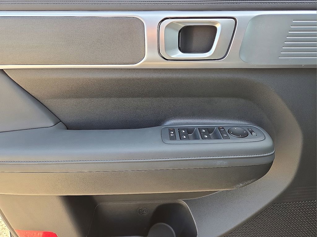 Used 2025 Hyundai Santa Fe XRT image 19