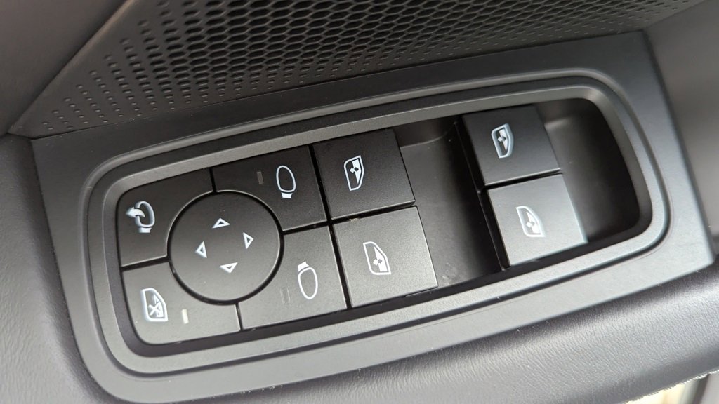 Used 2024 Porsche Taycan GTS w/ Premium Package image 18