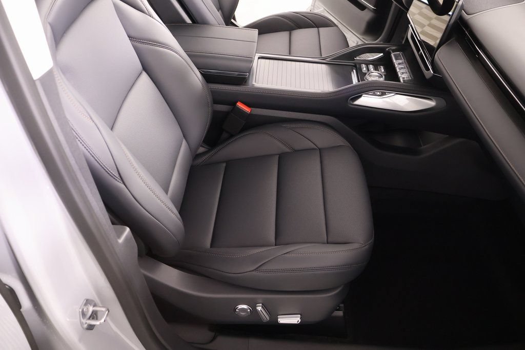 New 2026 Lincoln Nautilus Premier AWD/4WD image 13