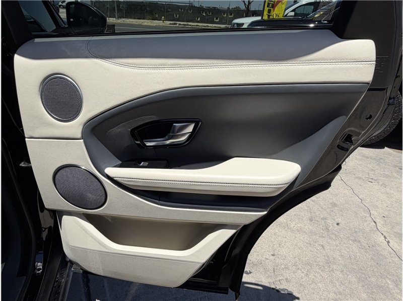 Used 2018 Land Rover Range Rover Evoque HSE Dynamic AWD/4WD image 26