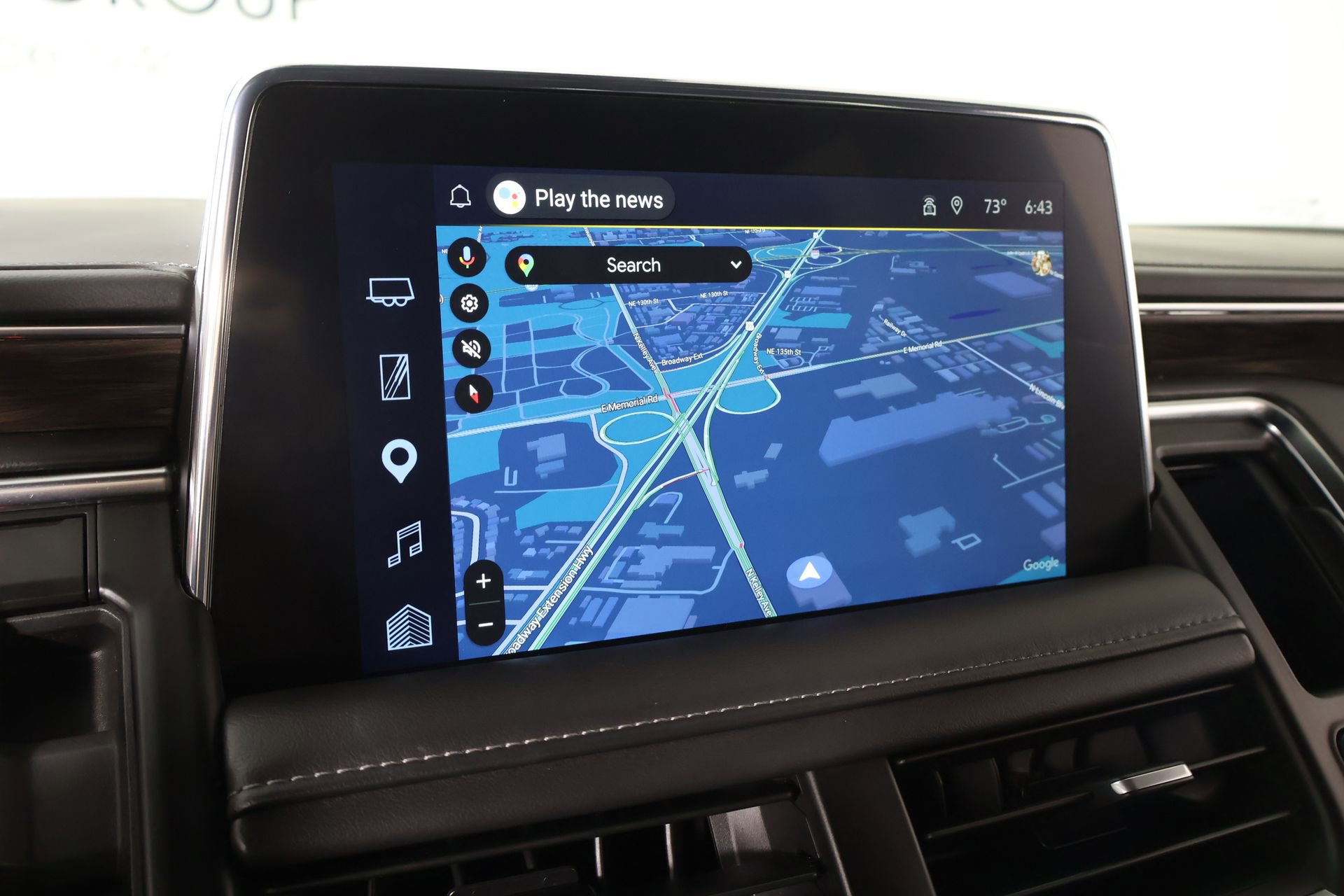 Used 2023 Chevrolet Suburban Z71 w/ Z71 Off-Road Package image 7