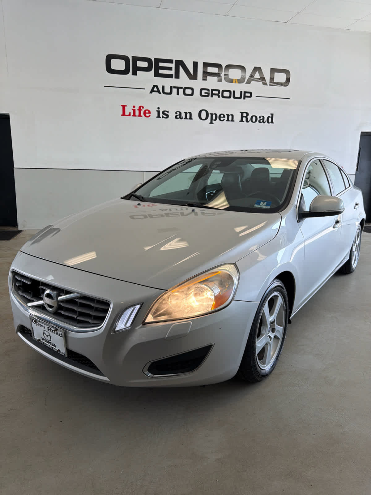 Used 2012 Volvo S60 T5 image 1