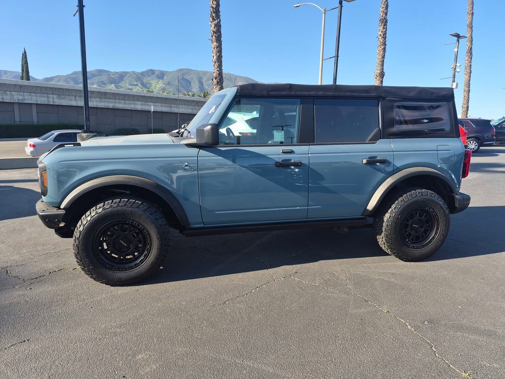 Used 2021 Ford Bronco Black Diamond image 4