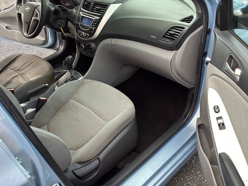 Used 2013 Hyundai Accent GS image 17