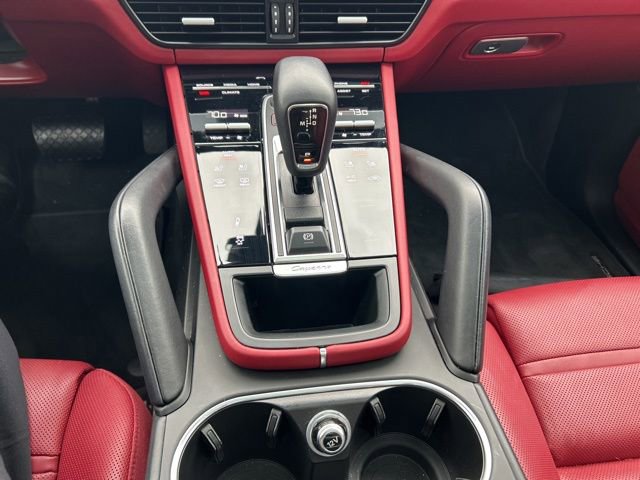 Used 2023 Porsche Cayenne Coupe image 18
