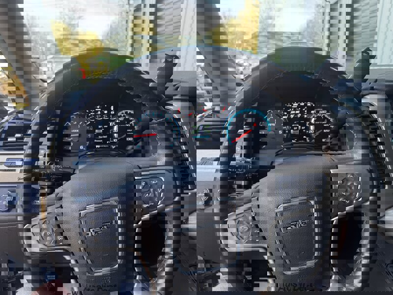 Used 2017 GMC Yukon XL Denali image 37