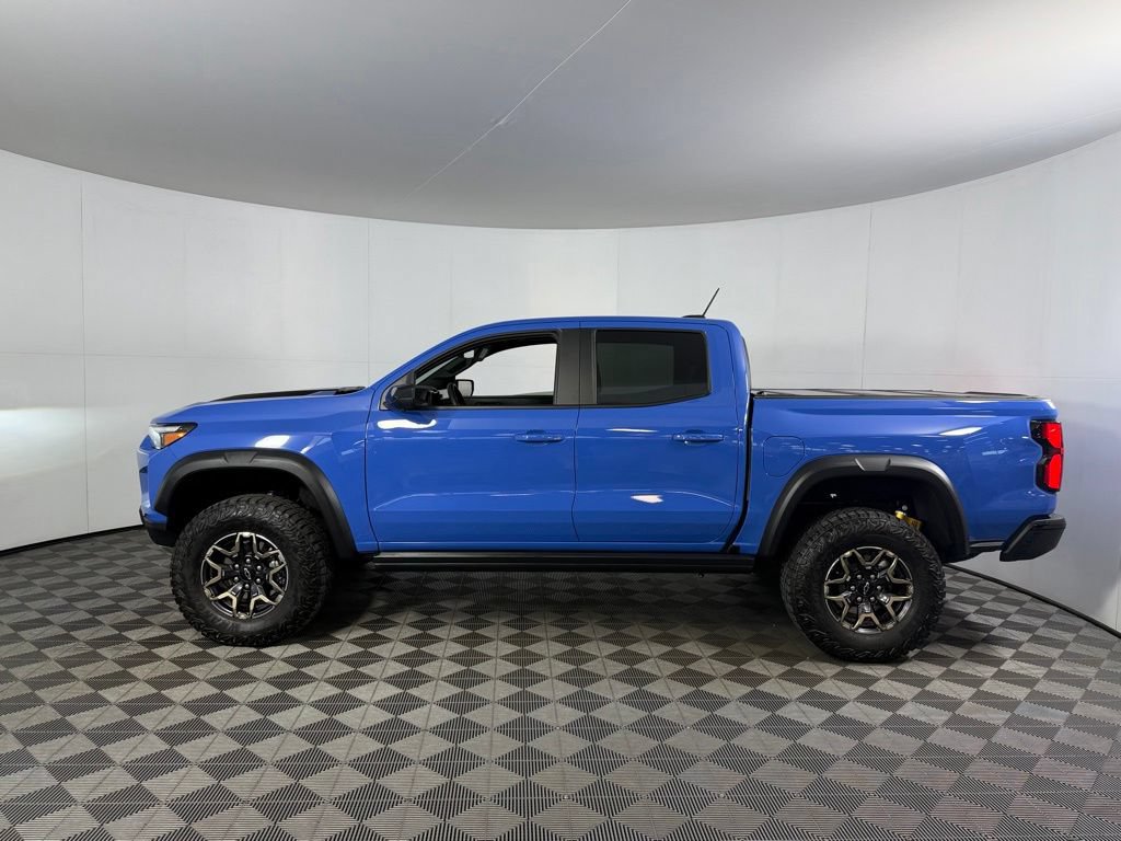 Used 2025 Chevrolet Colorado ZR2 w/ Technology Package AWD/4WD image 9