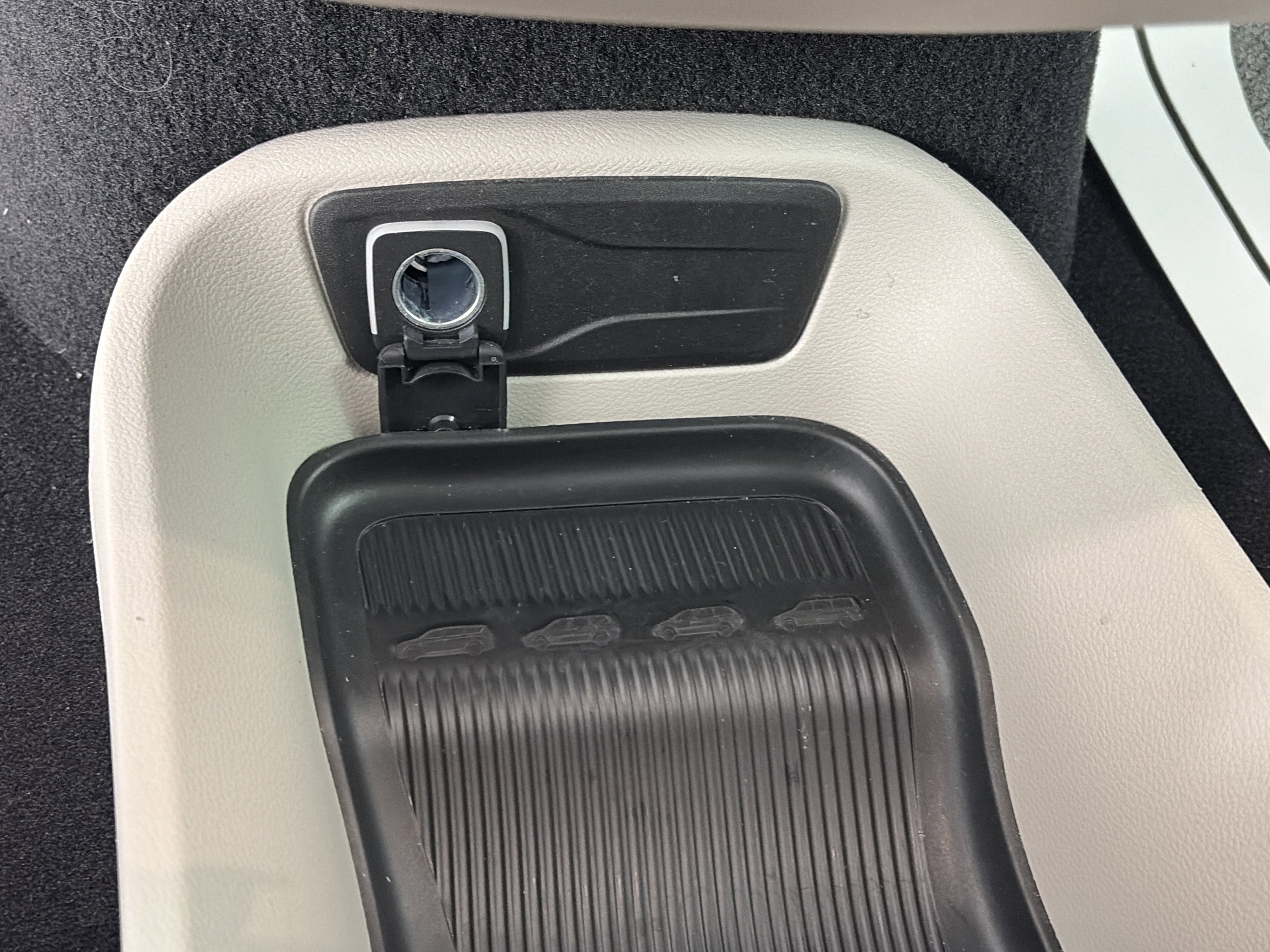 Used 2024 Chrysler Pacifica Touring-L image 24