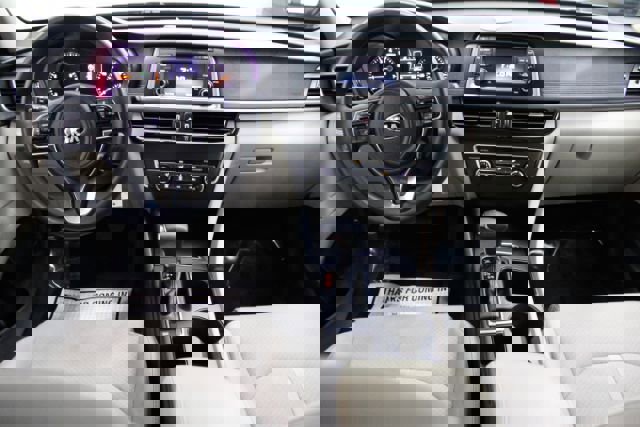 Used 2016 Kia Optima LX image 2