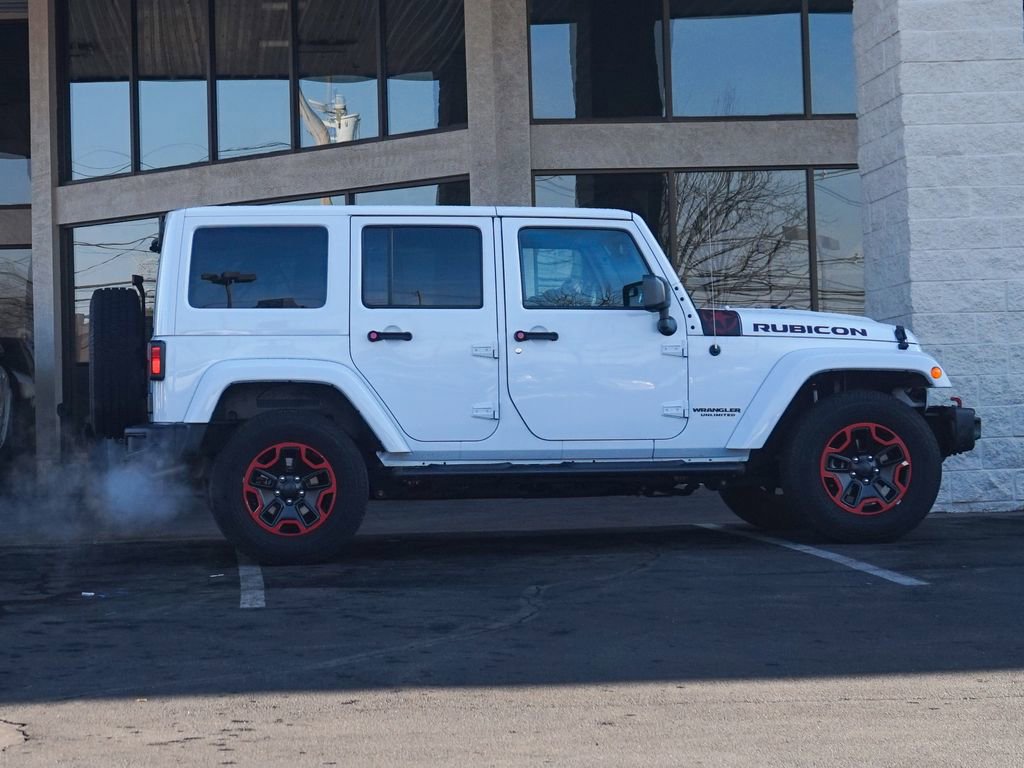Used 2016 Jeep Wrangler Unlimited Rubicon image 2