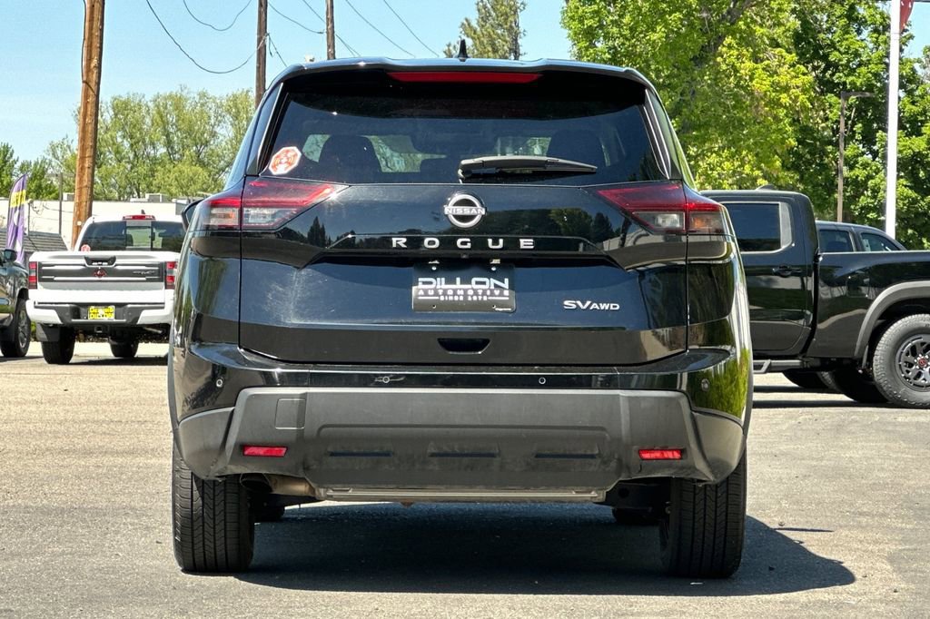 Used 2024 Nissan Rogue SV AWD/4WD image 5