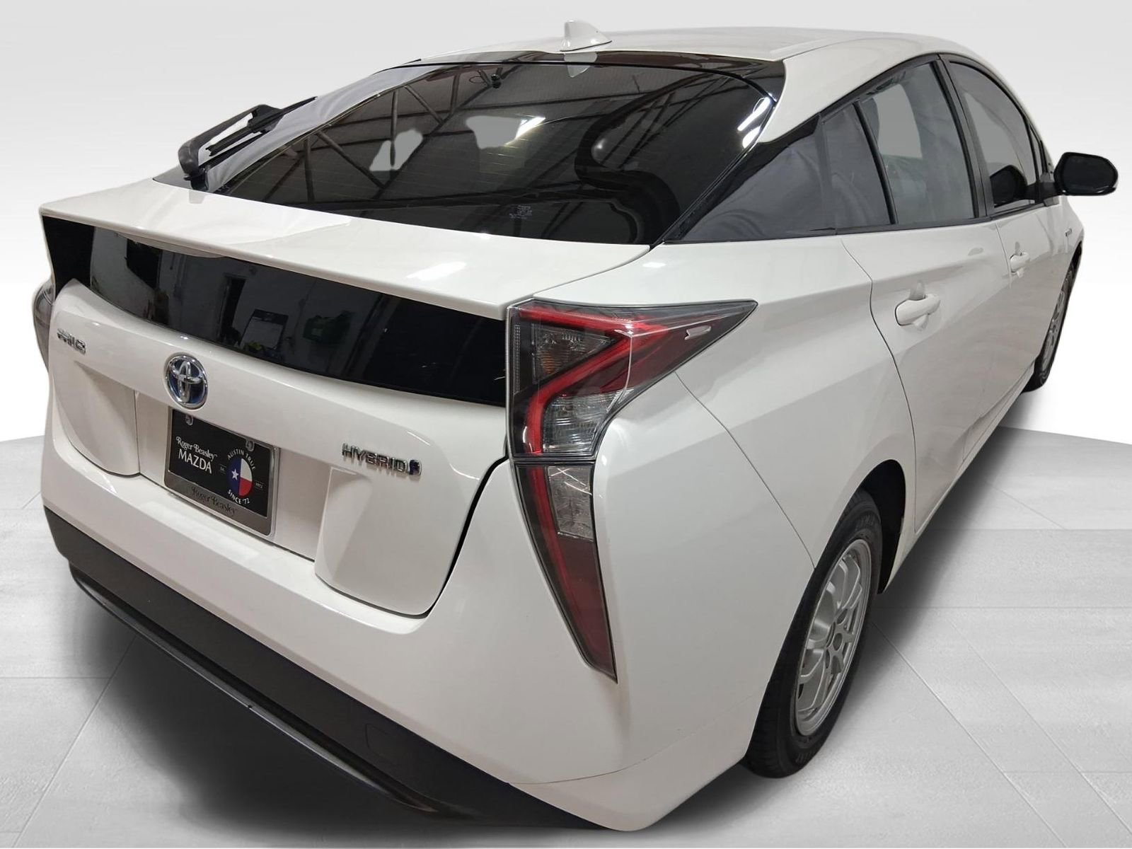 Used 2016 Toyota Prius Two FWD image 8