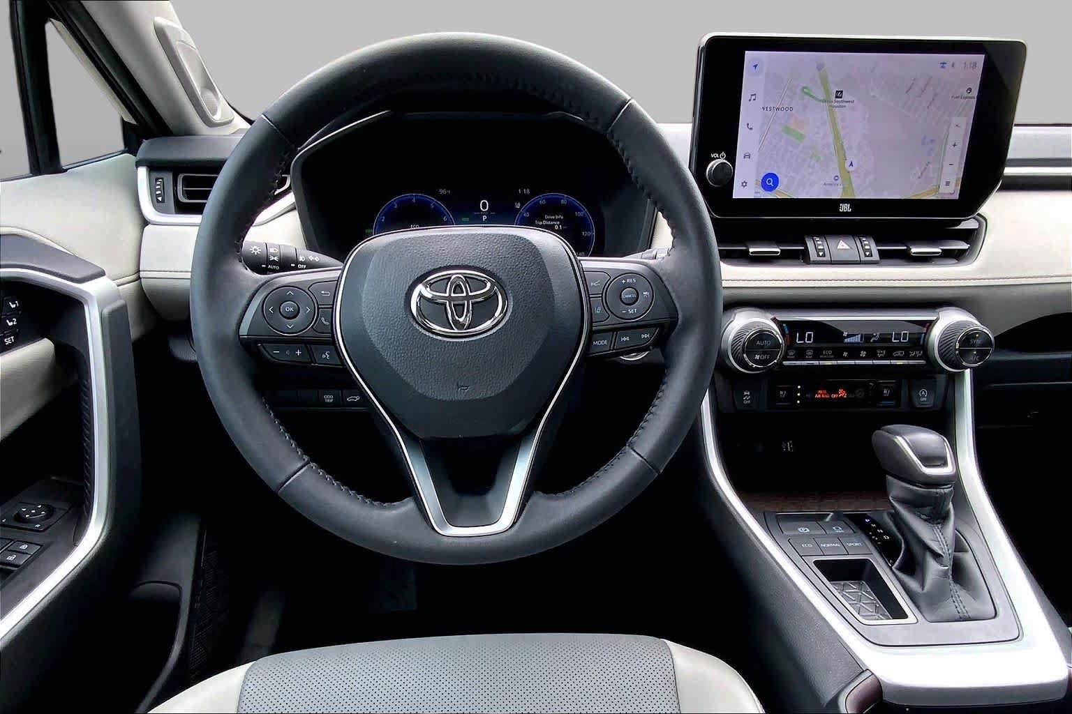 Used 2025 Toyota RAV4 Limited FWD image 6