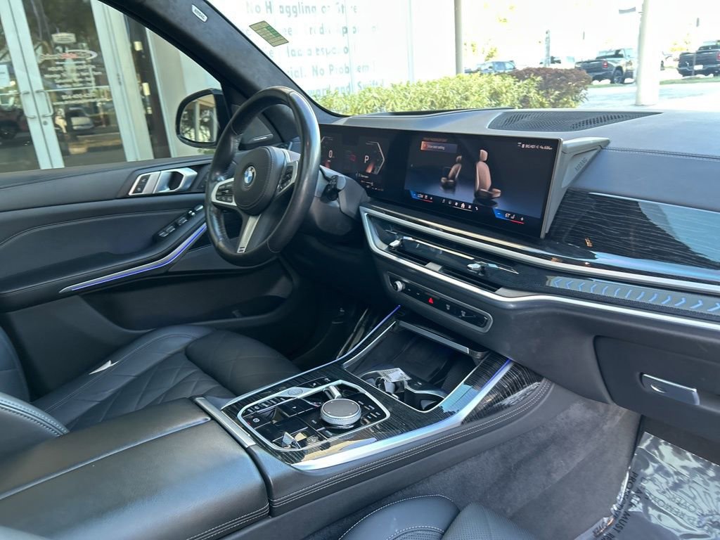 Used 2024 BMW X7 xDrive40i w/ M Sport Package image 23