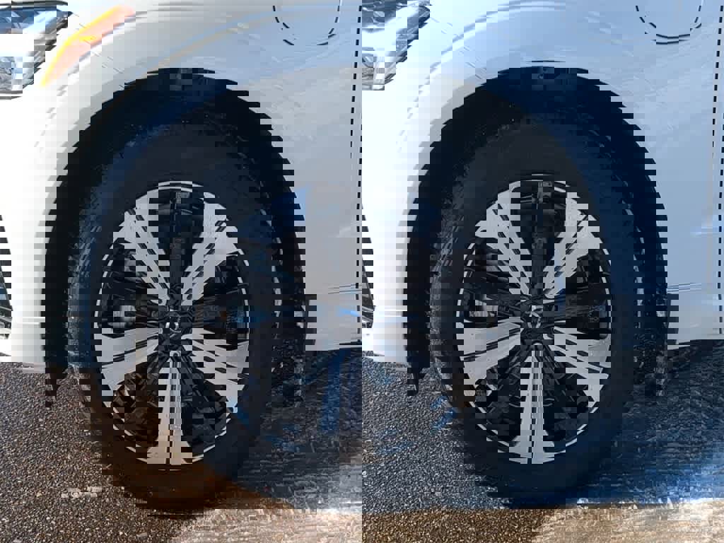 Used 2025 Volvo XC60 T8 Core w/ Protection Package Premier image 13