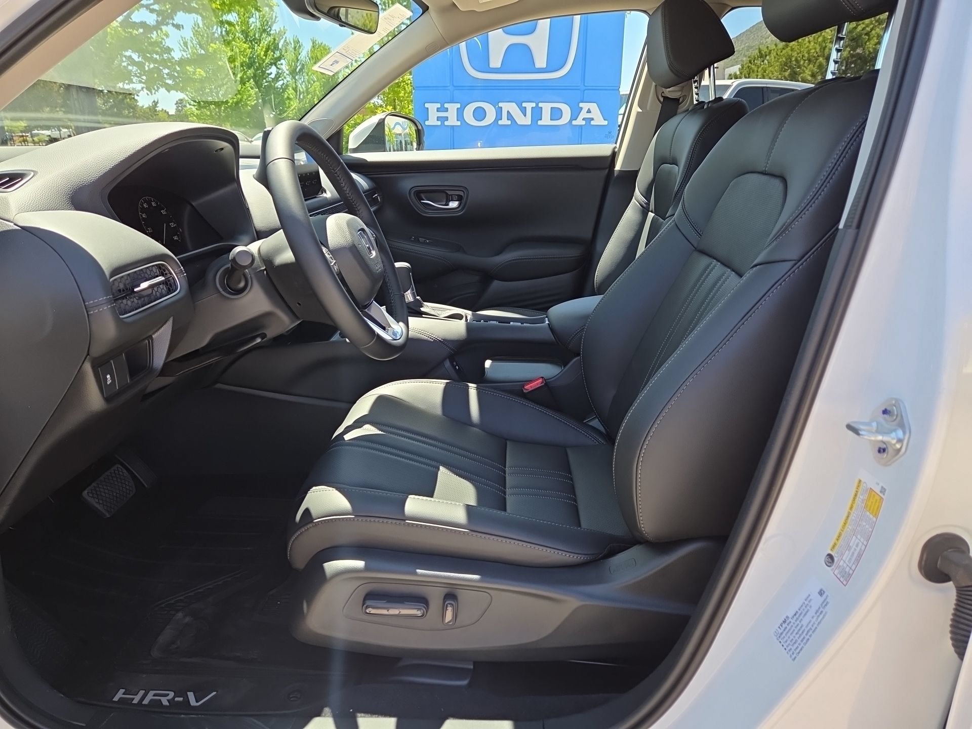 New 2027 Honda HR-V EX-L image 10