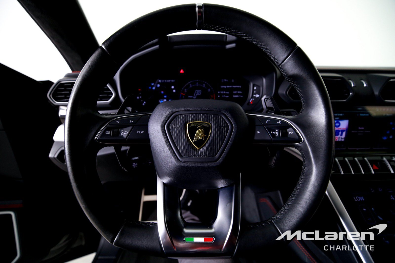 Used 2024 Lamborghini Urus S AWD/4WD image 14