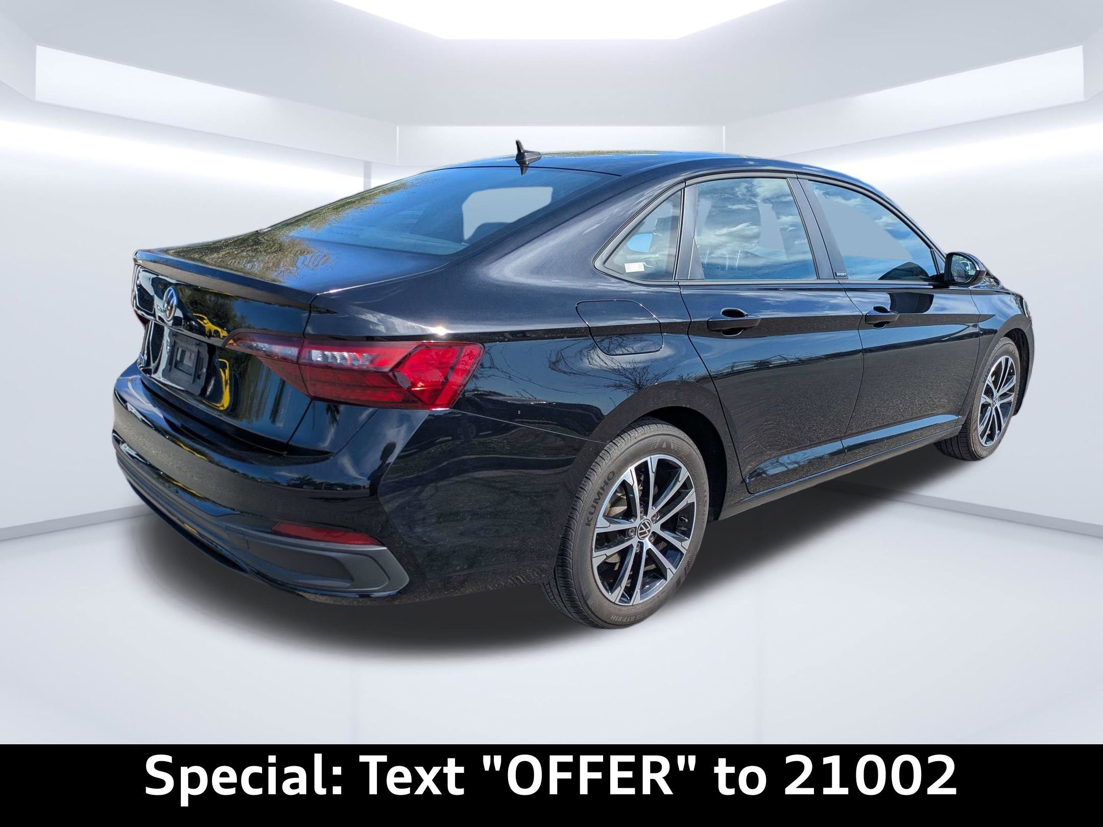 Used 2024 Volkswagen Jetta Sport image 2