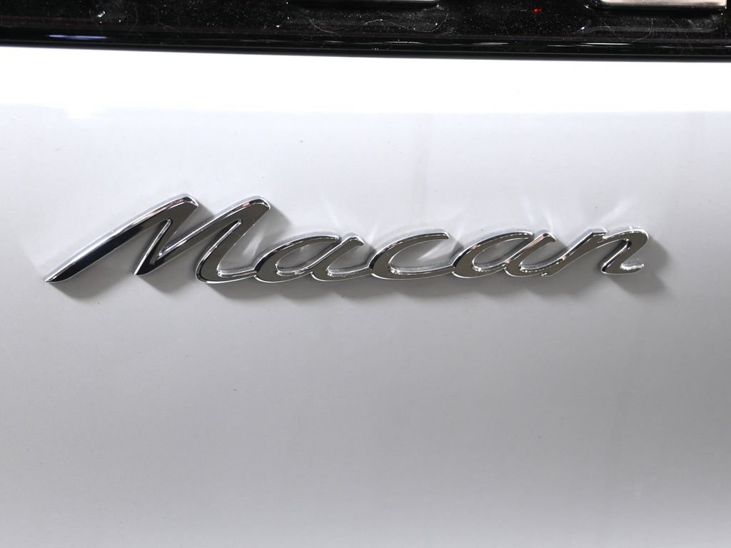 Used 2026 Porsche Macan AWD/4WD image 46