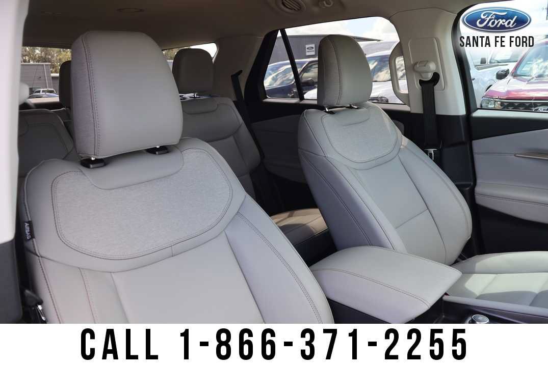 New 2026 Ford Explorer Active w/ Active Comfort Package RWD image 32
