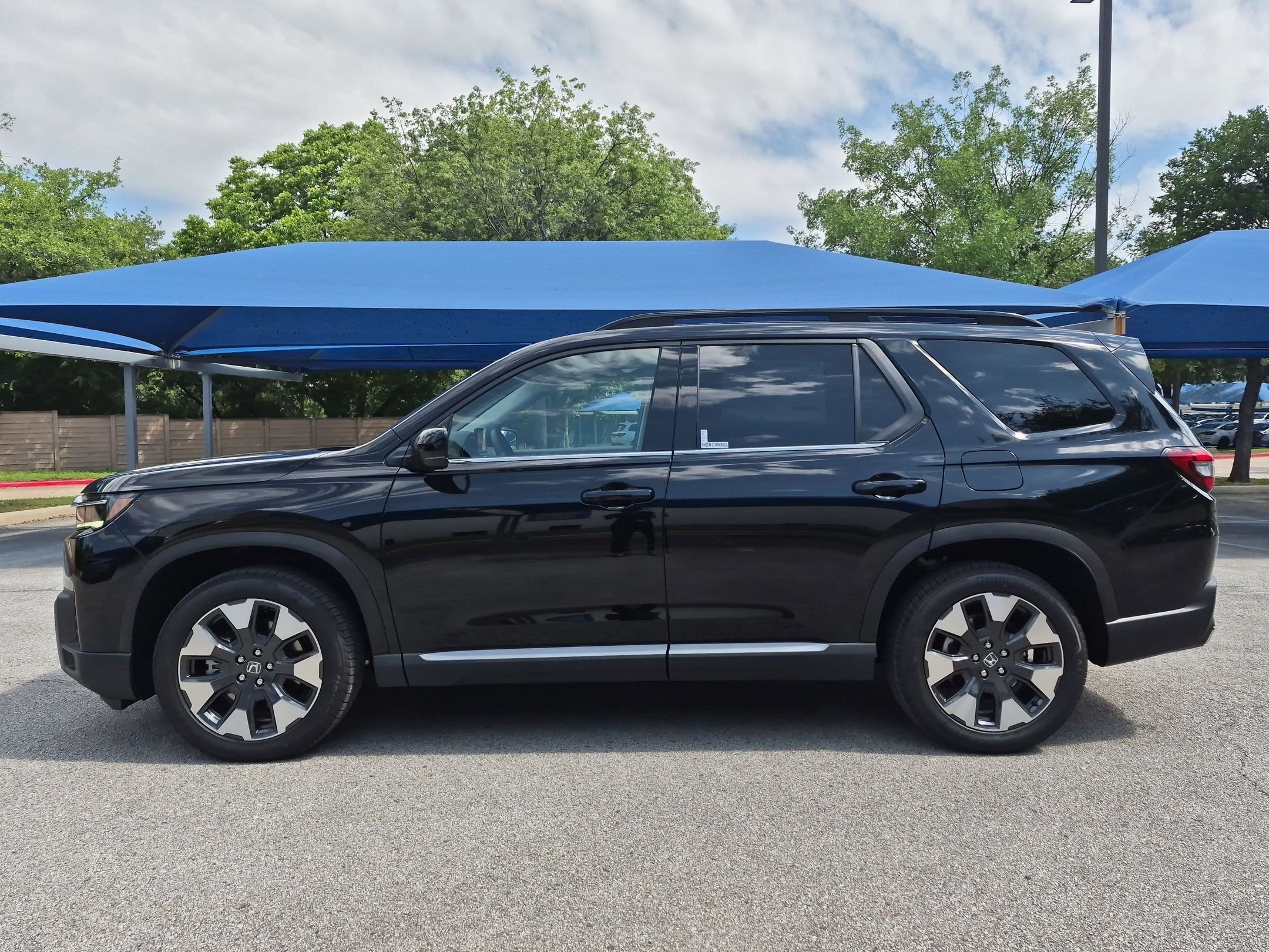 New 2026 Honda Pilot Elite image 2