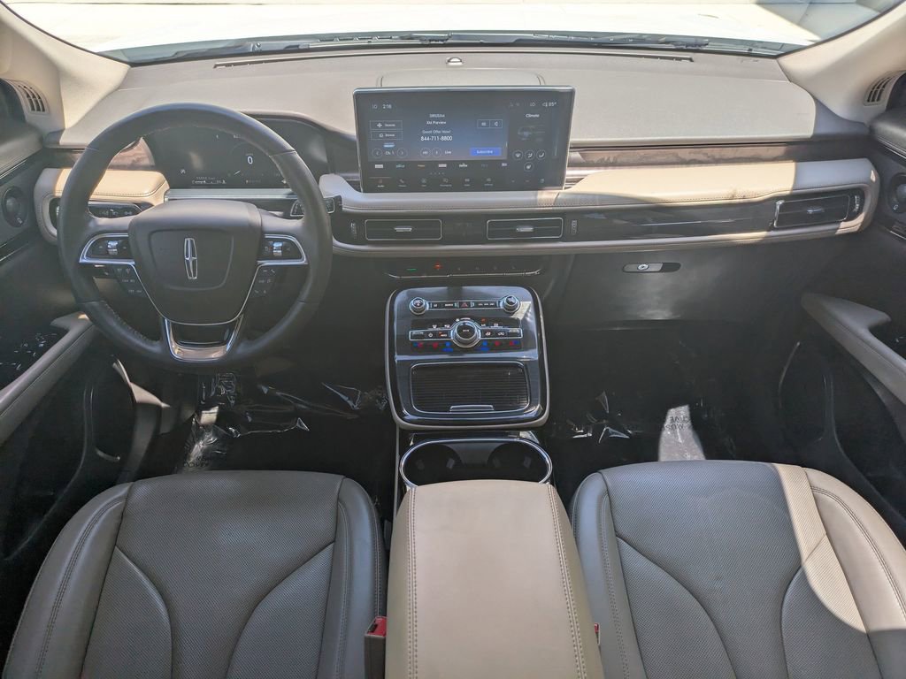 Certified 2023 Lincoln Nautilus Reserve w/ Luxury Package AWD/4WD image 17