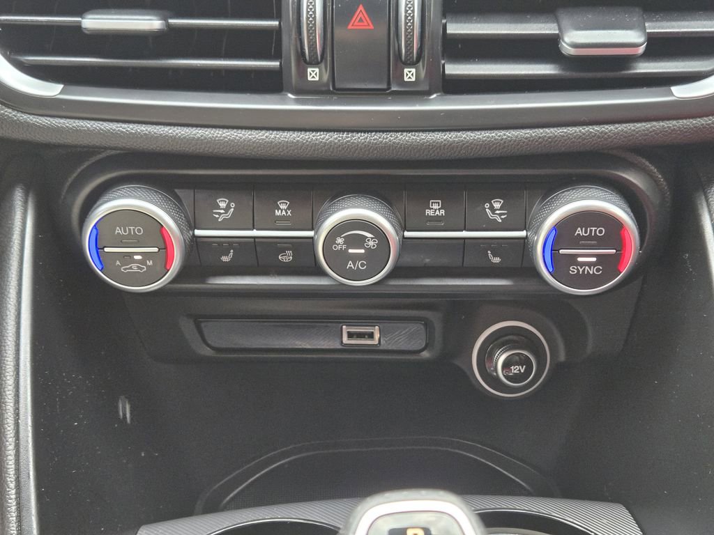 Used 2022 Alfa Romeo Giulia Veloce image 21