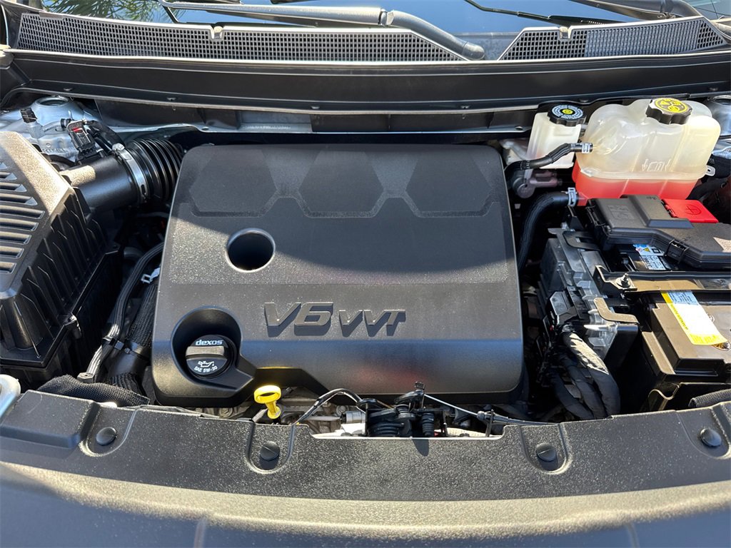 Used 2021 Chevrolet Traverse LS image 8