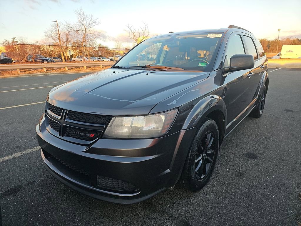 Used 2020 Dodge Journey SE w/ SE Popular Equipment Group image 4