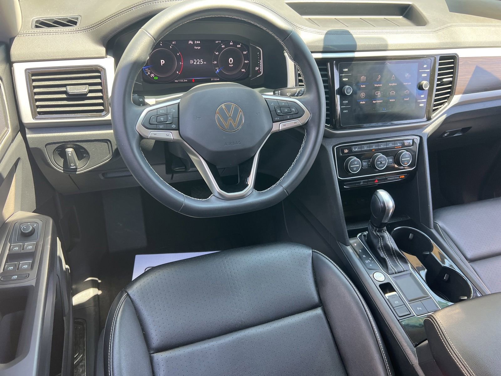 Certified 2022 Volkswagen Atlas SE FWD image 40