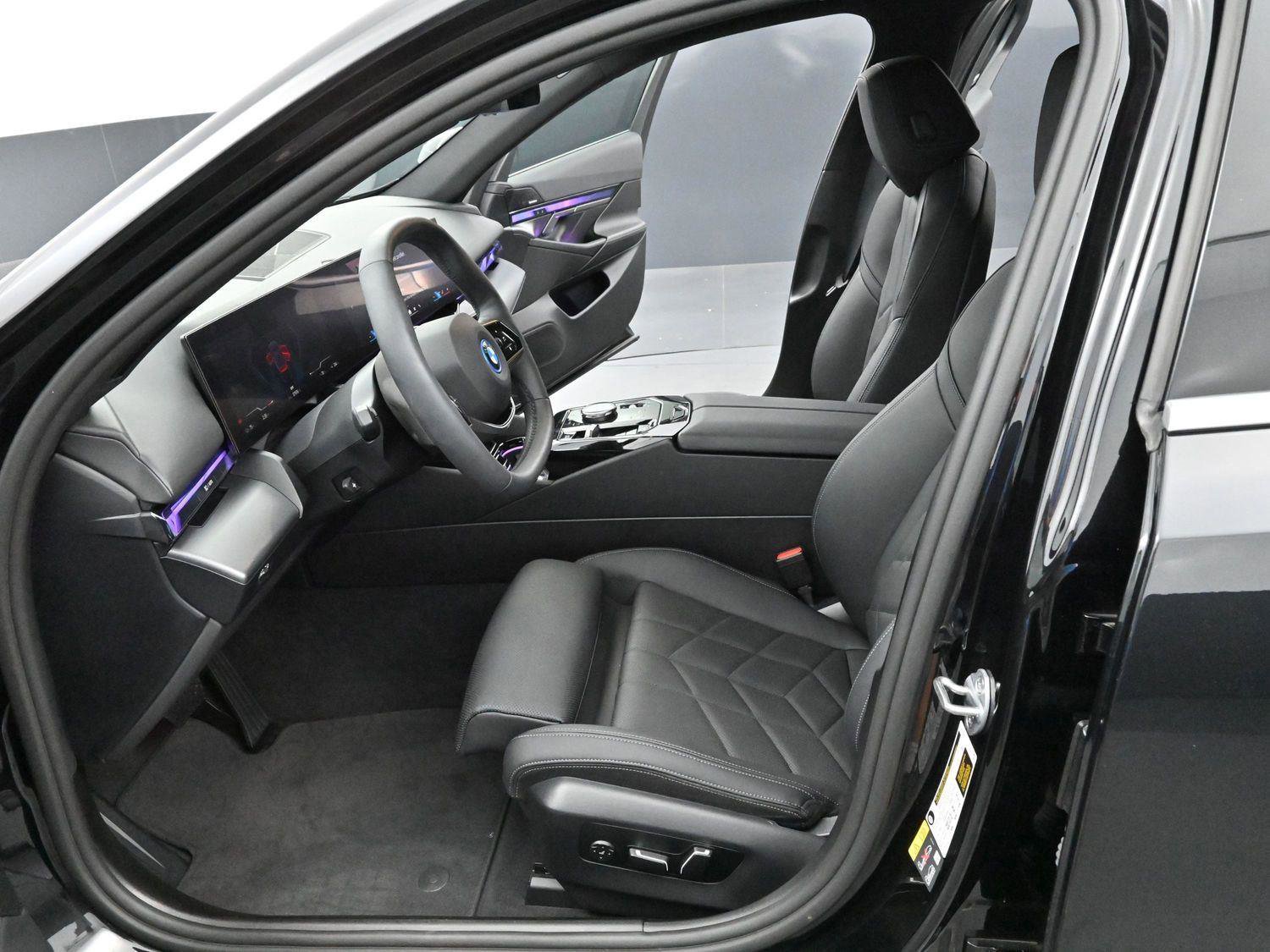 Used 2024 BMW i5 eDrive40i w/ M Sport Package image 15