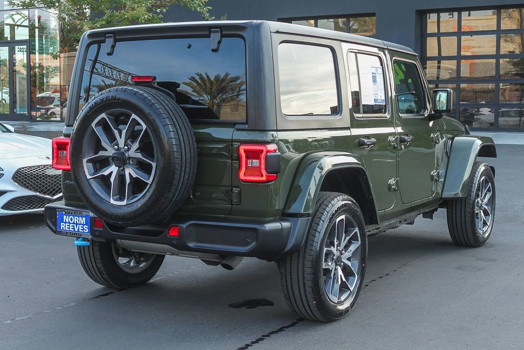Used 2024 Jeep Wrangler Unlimited w/ Convenience Group AWD/4WD image 6