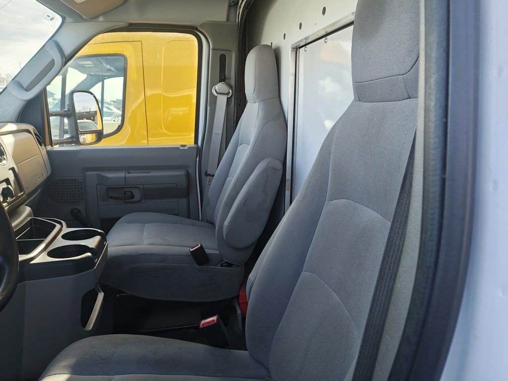 Used 2018 Ford E-350 and Econoline 350 Super Duty RWD image 6