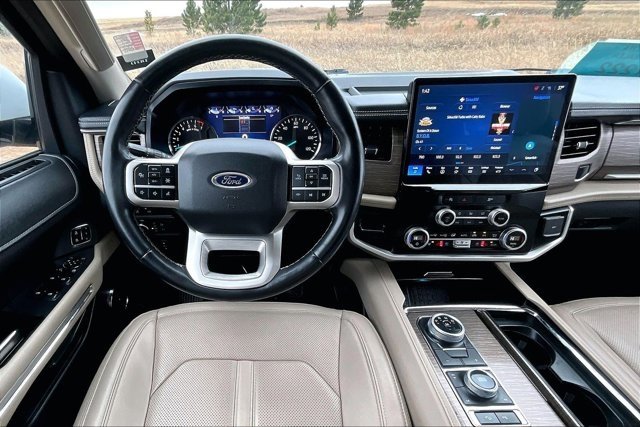 Used 2024 Ford Expedition Limited AWD/4WD image 8