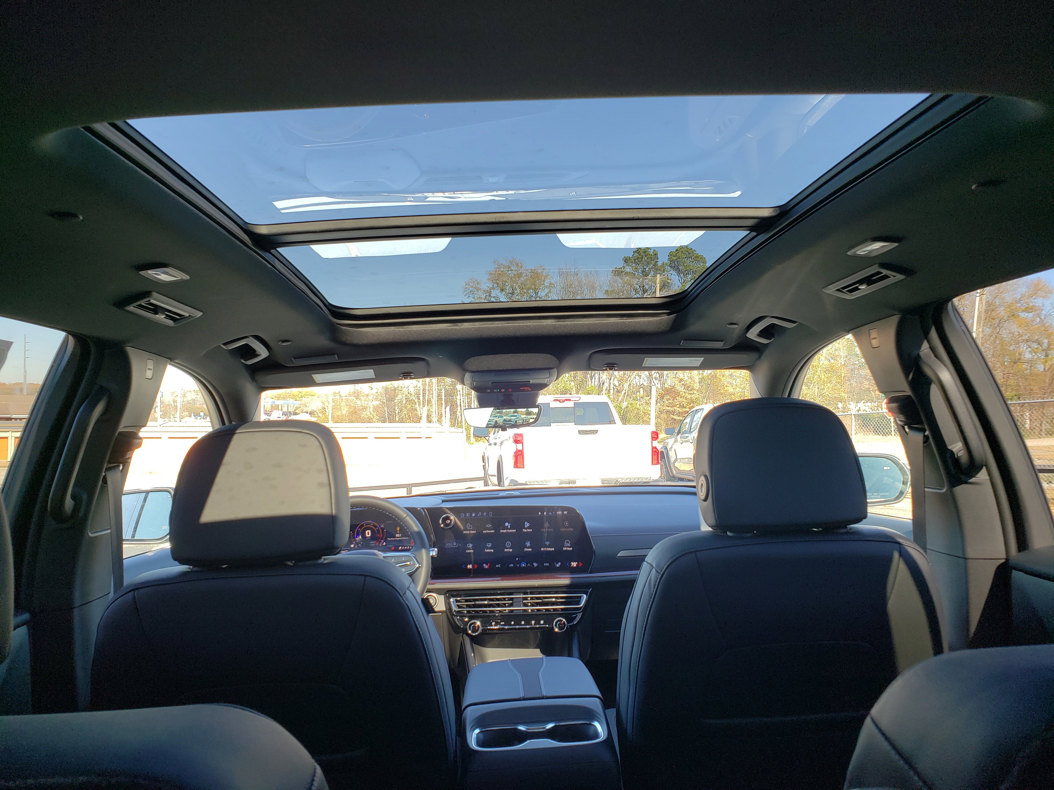 New 2026 Chevrolet Traverse Z71 w/ Driver Confidence Package image 34