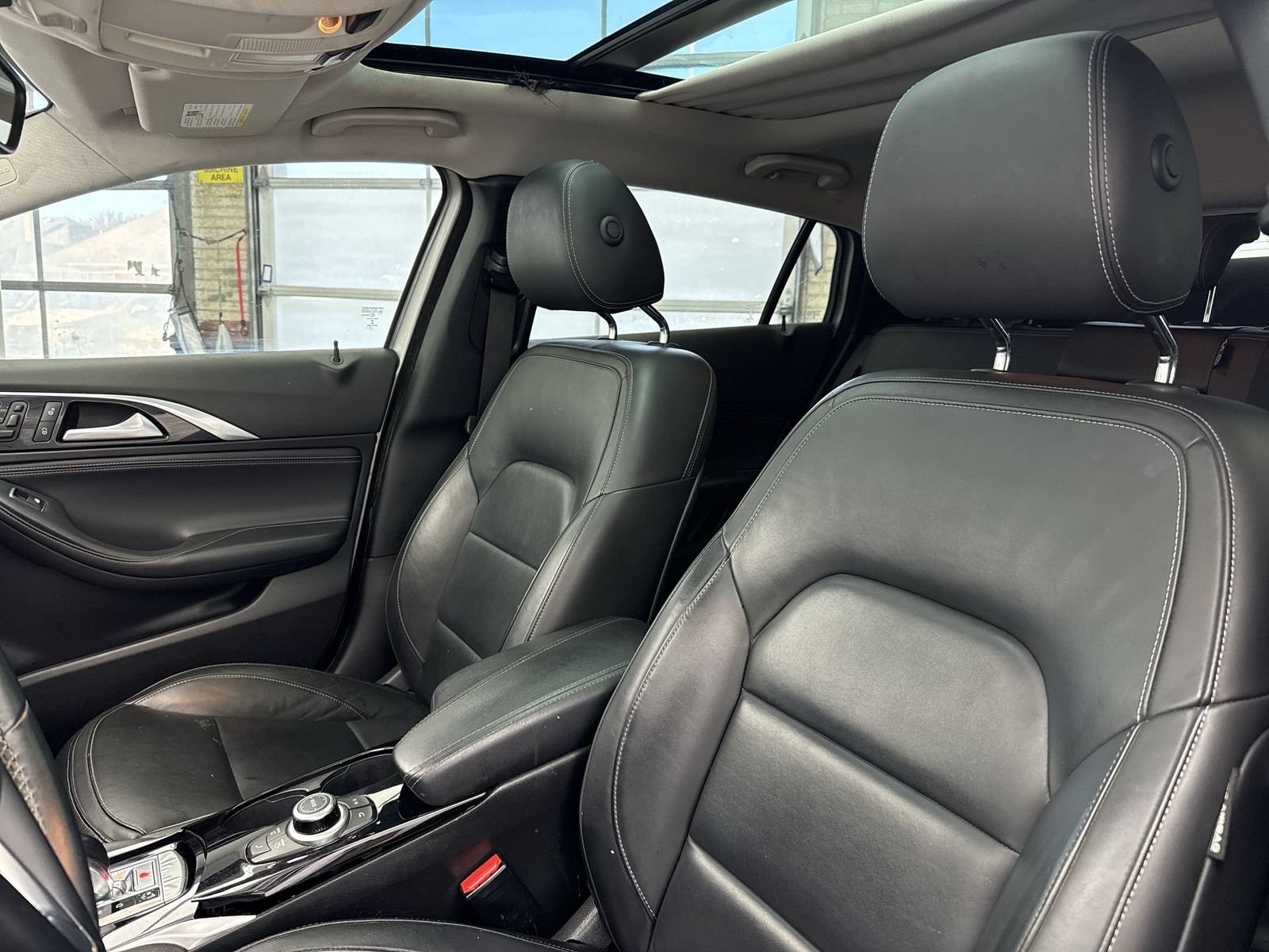Used 2018 INFINITI QX30 Premium w/ Cargo Package AWD/4WD image 10