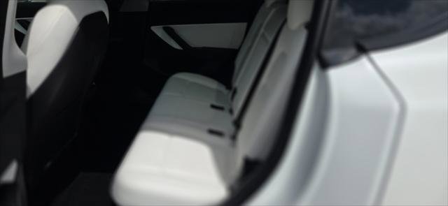 Used 2021 Tesla Model Y Long Range image 12