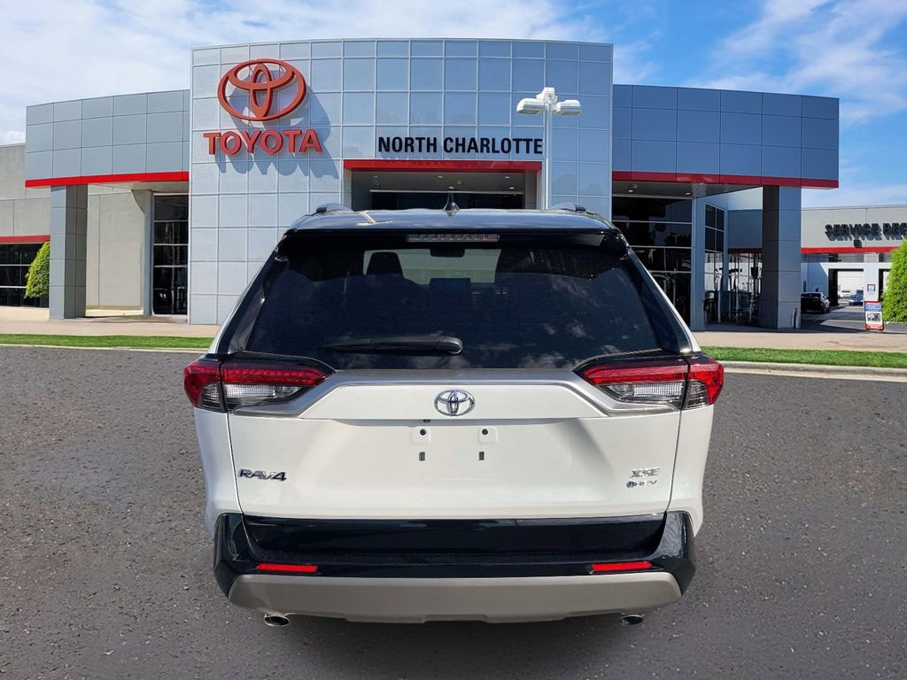 Used 2025 Toyota RAV4 XSE AWD/4WD image 7