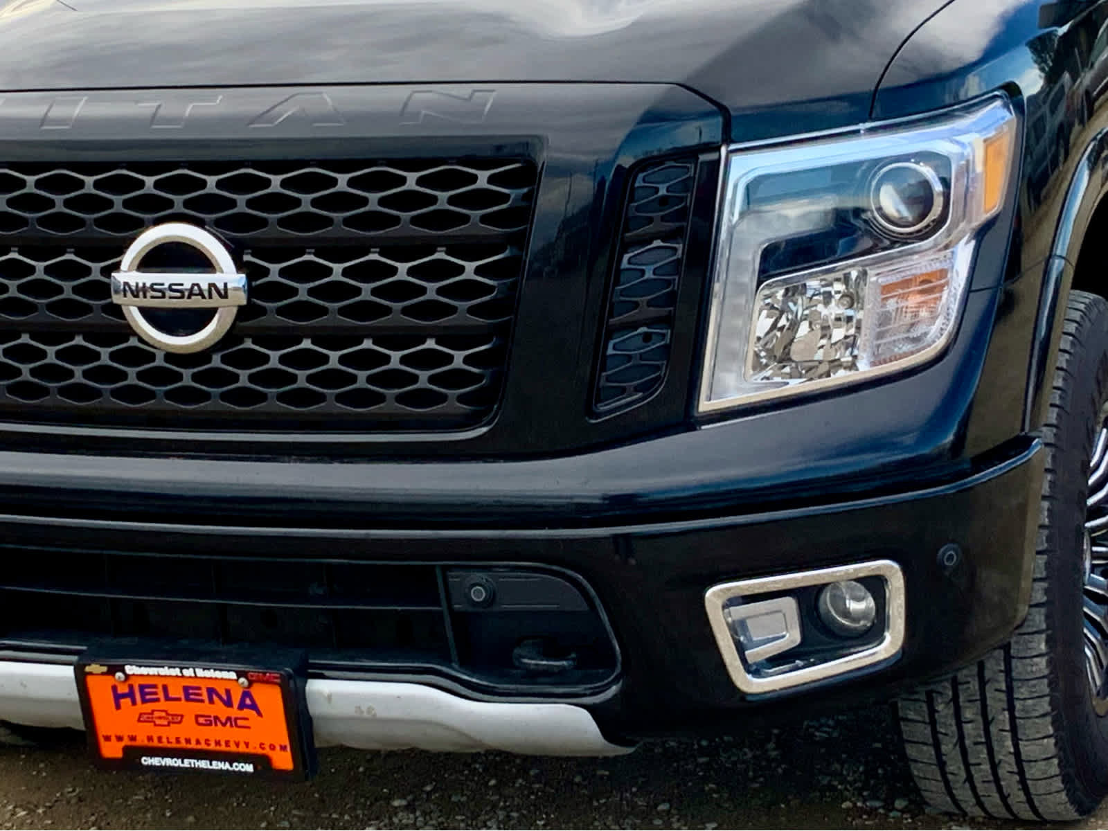 Used 2018 Nissan Titan PRO-4X image 14