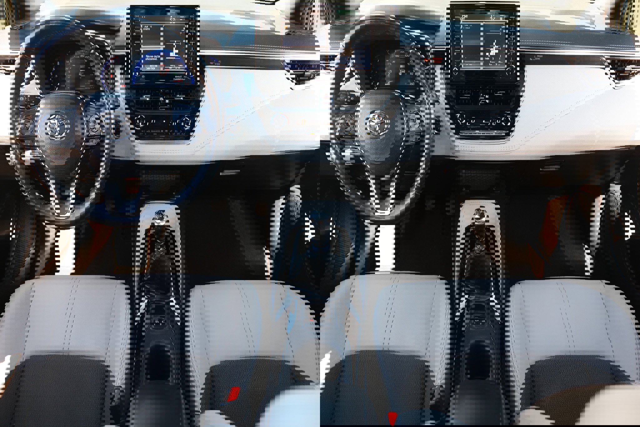 Used 2021 Toyota Corolla XSE image 2