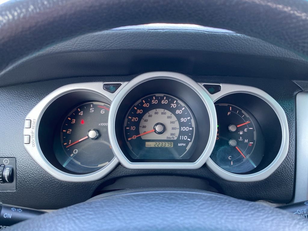 Used 2004 Toyota 4Runner SR5 image 24