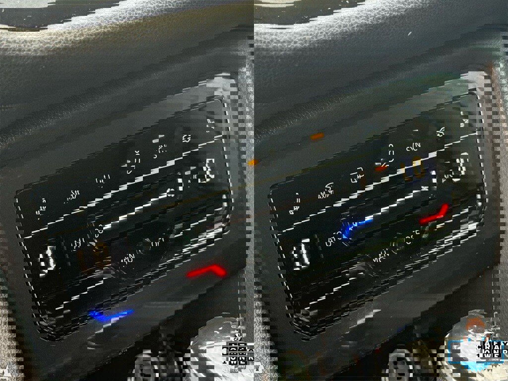 Used 2022 Volkswagen Tiguan SE image 22