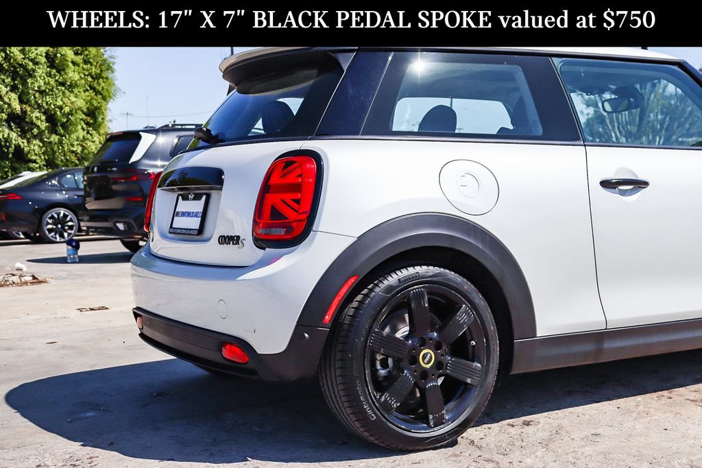 Used 2024 MINI Cooper SE FWD image 16