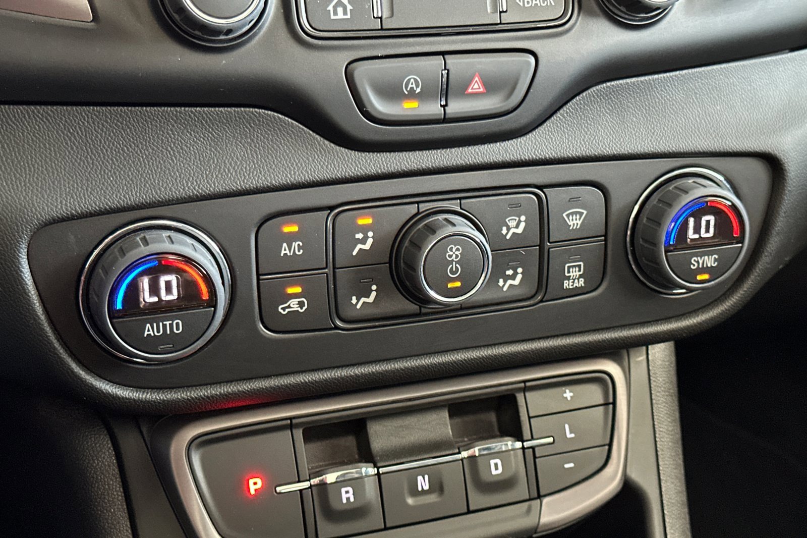 Used 2024 GMC Terrain AT4 w/ Tech Package image 20